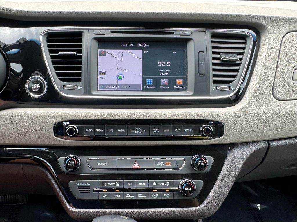 2018 Kia Sedona Image 60