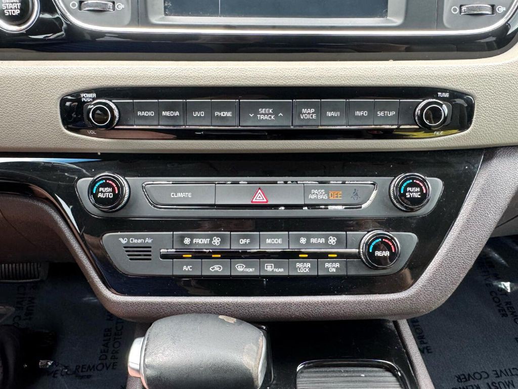2018 Kia Sedona Image 70