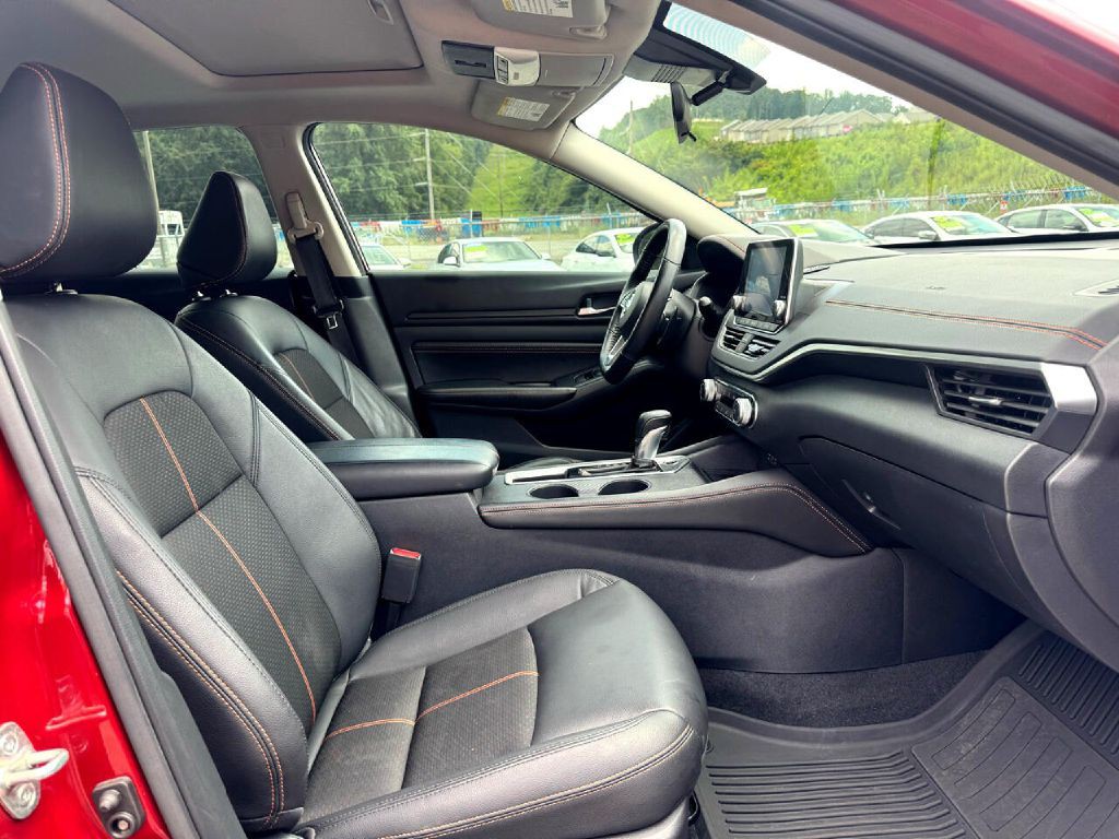 2020 Nissan Altima Image 9