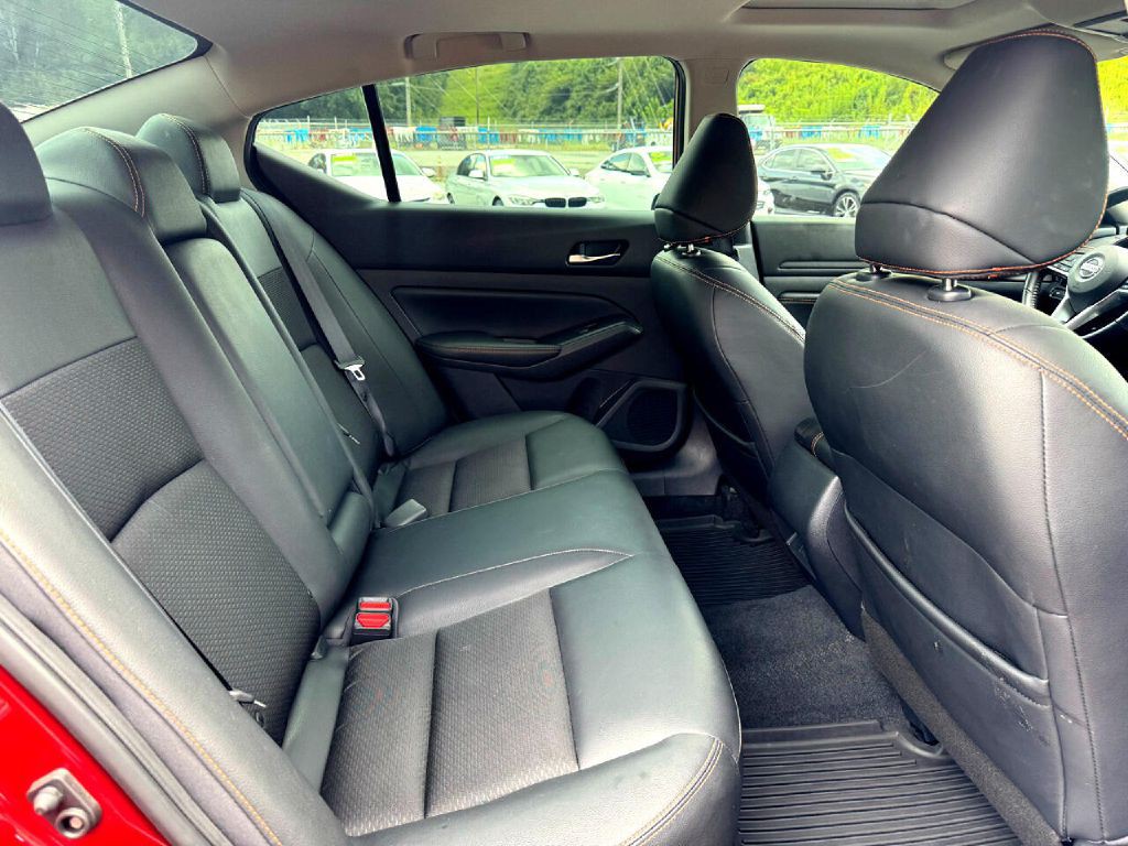 2020 Nissan Altima Image 12
