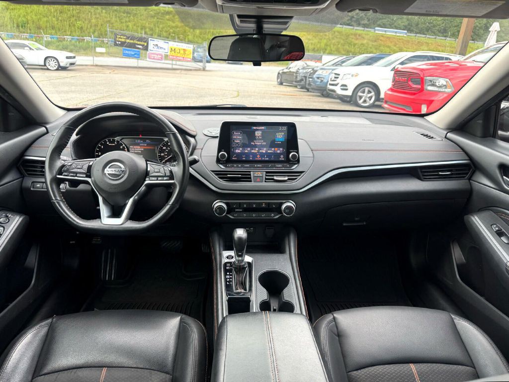 2020 Nissan Altima Image 24