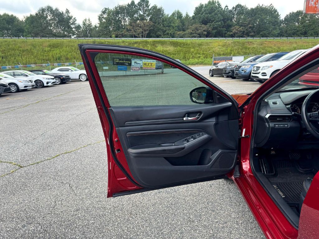 2020 Nissan Altima Image 25