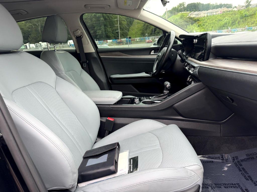 2021 Kia K5 Image 8