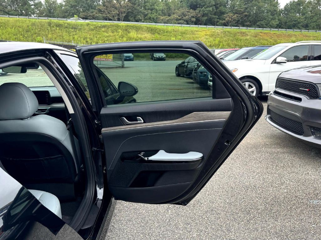 2021 Kia K5 Image 10