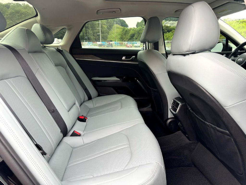 2021 Kia K5 Image 11