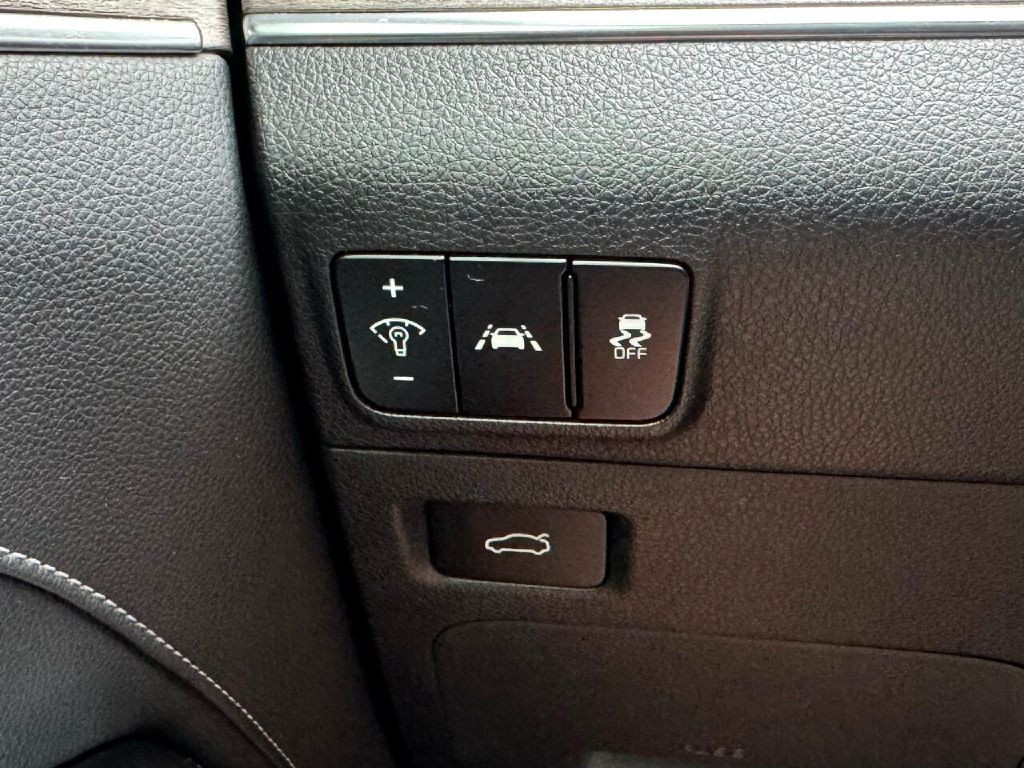 2021 Kia K5 Image 42