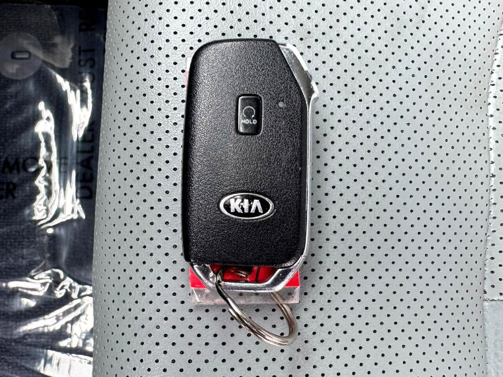 2021 Kia K5 Image 65
