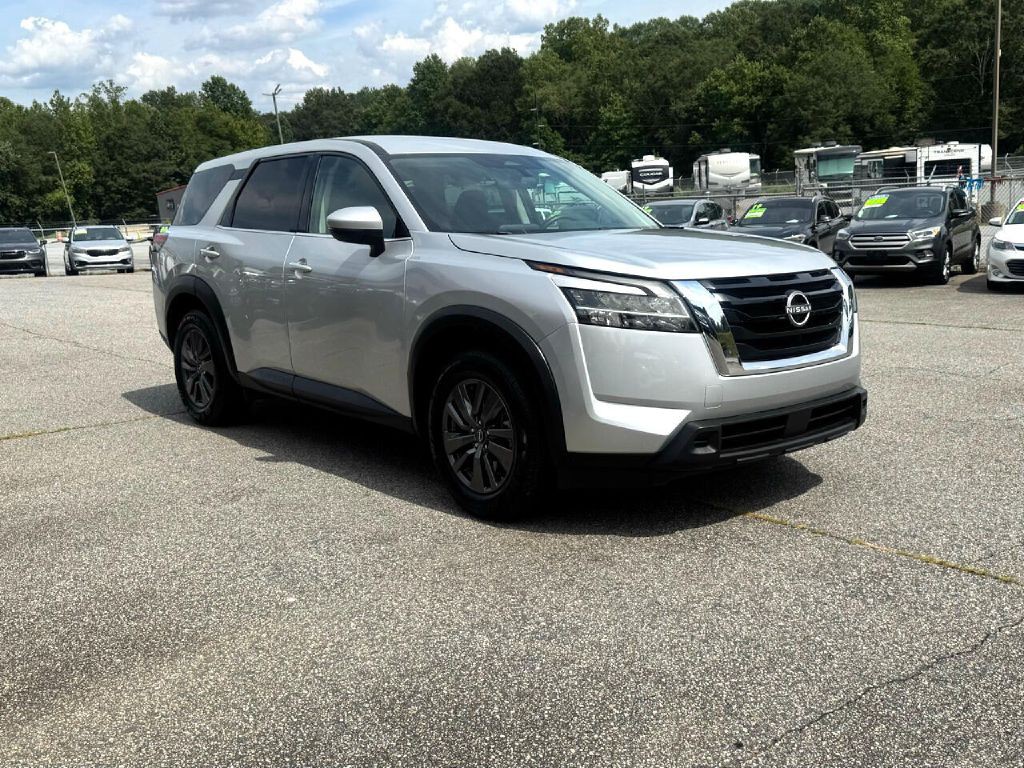 2022 Nissan Pathfinder Image 5