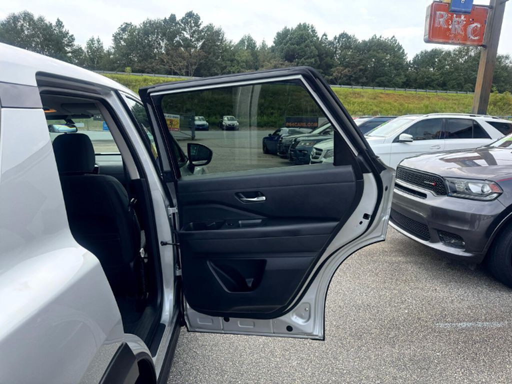 2022 Nissan Pathfinder Image 10