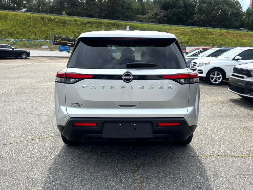 2022 Nissan Pathfinder Image 18