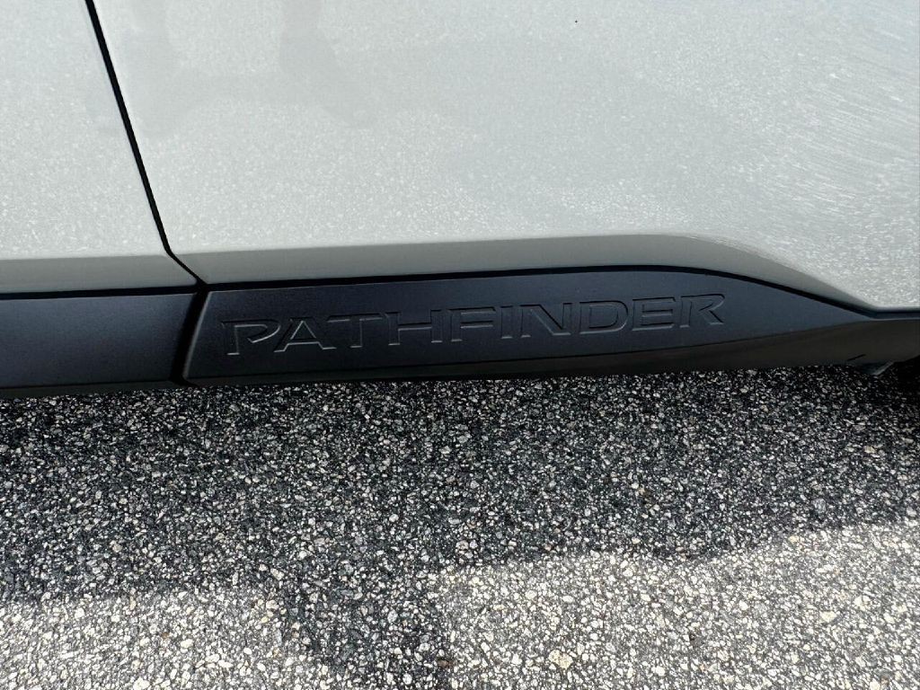 2022 Nissan Pathfinder Image 25