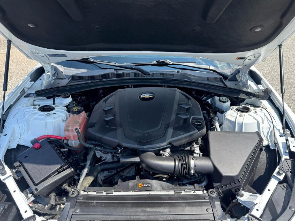 2018 Chevrolet Camaro Image 3