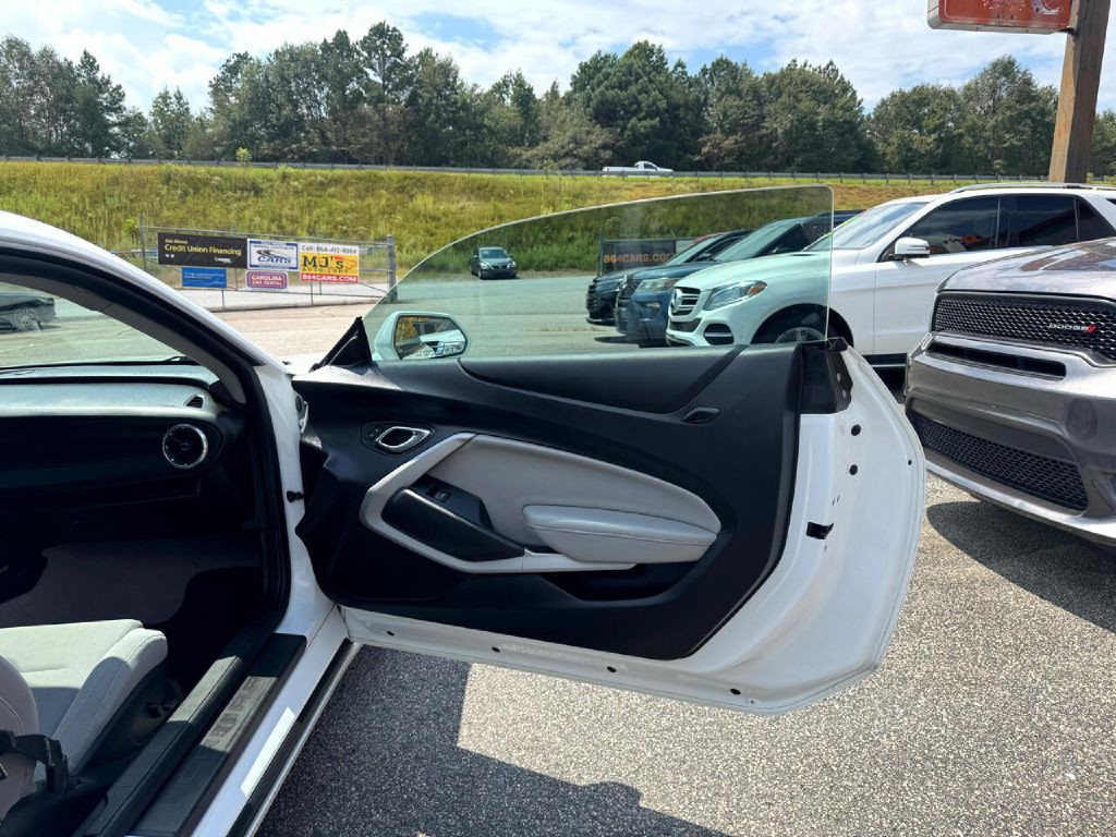 2018 Chevrolet Camaro Image 7