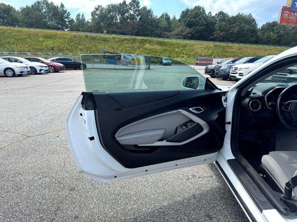 2018 Chevrolet Camaro Image 18
