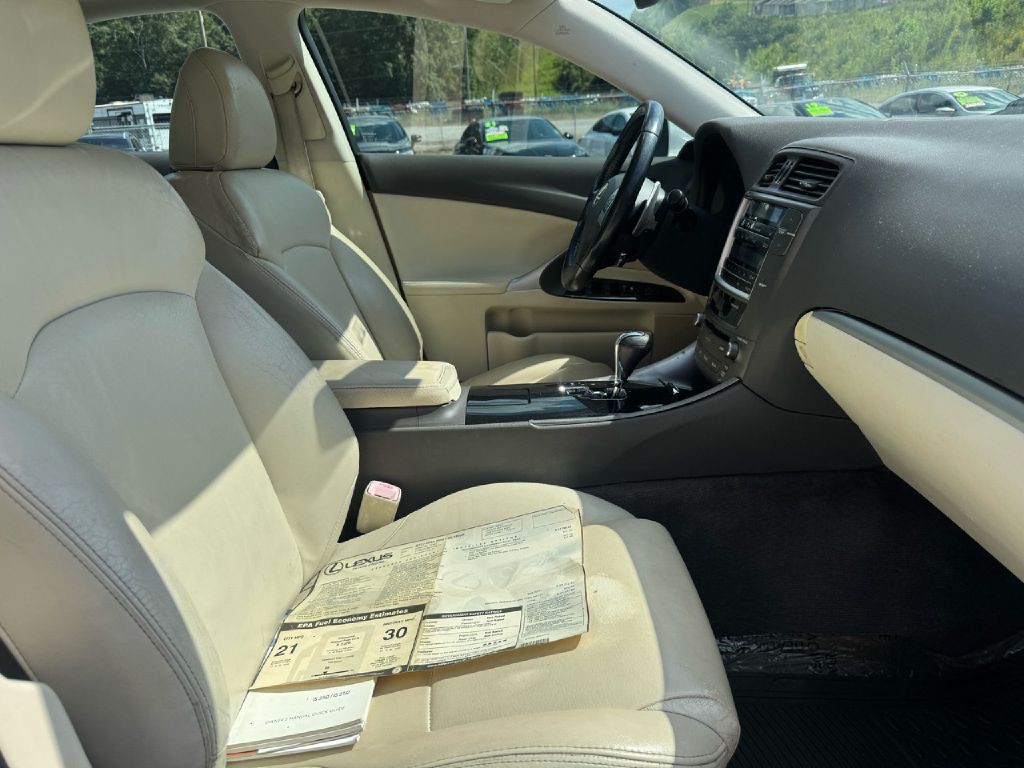 2012 Lexus IS Image 8