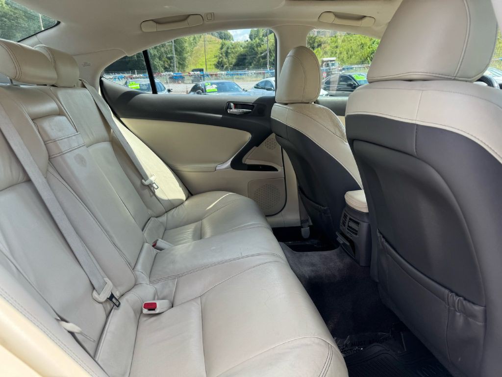 2012 Lexus IS Image 11