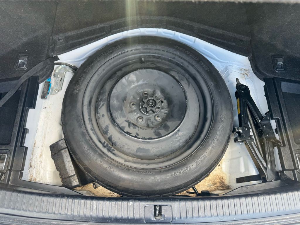 2012 Lexus IS Image 16