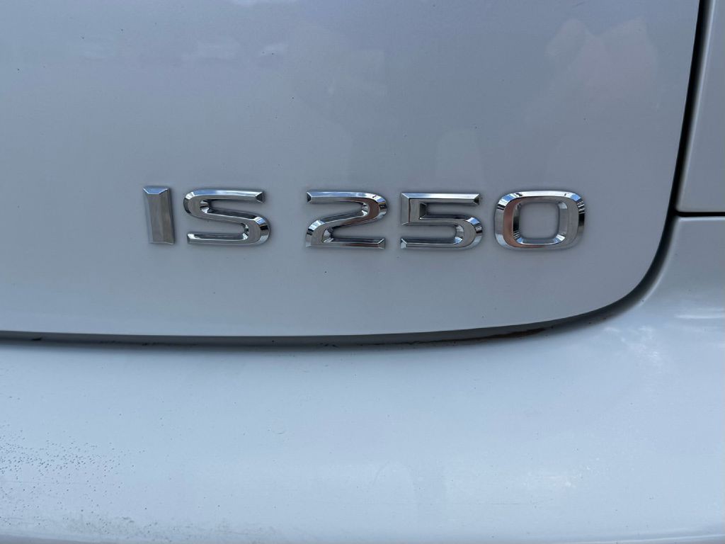 2012 Lexus IS Image 17