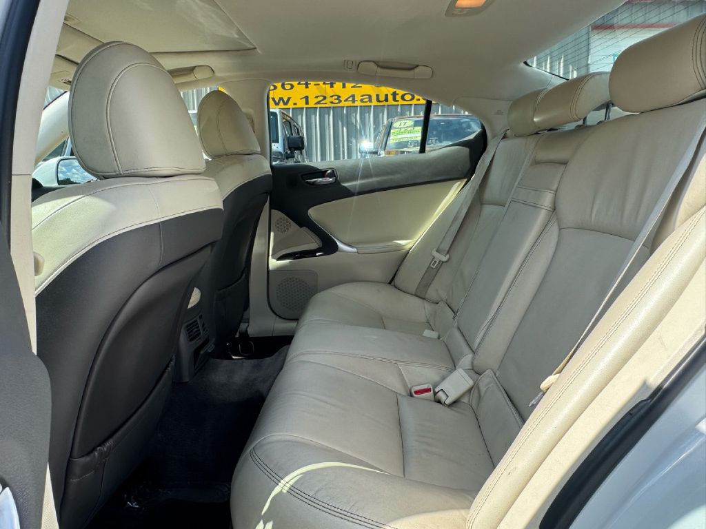 2012 Lexus IS Image 22