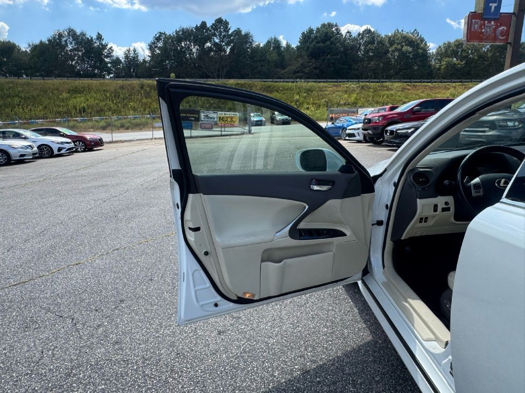 2012 Lexus IS Image 25