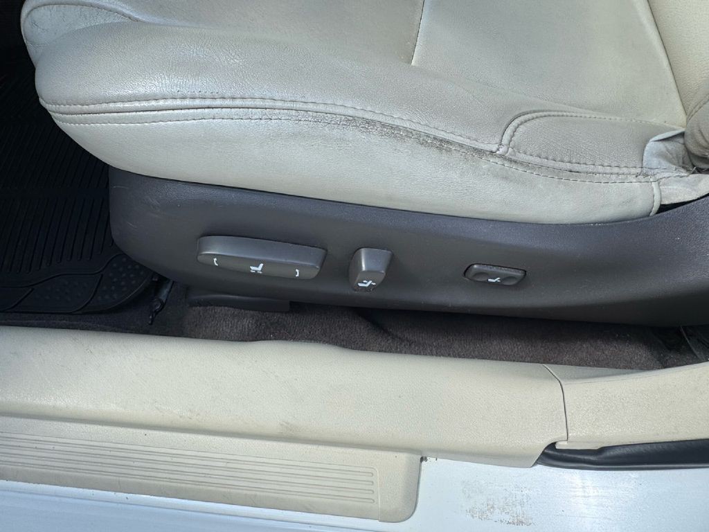 2012 Lexus IS Image 28