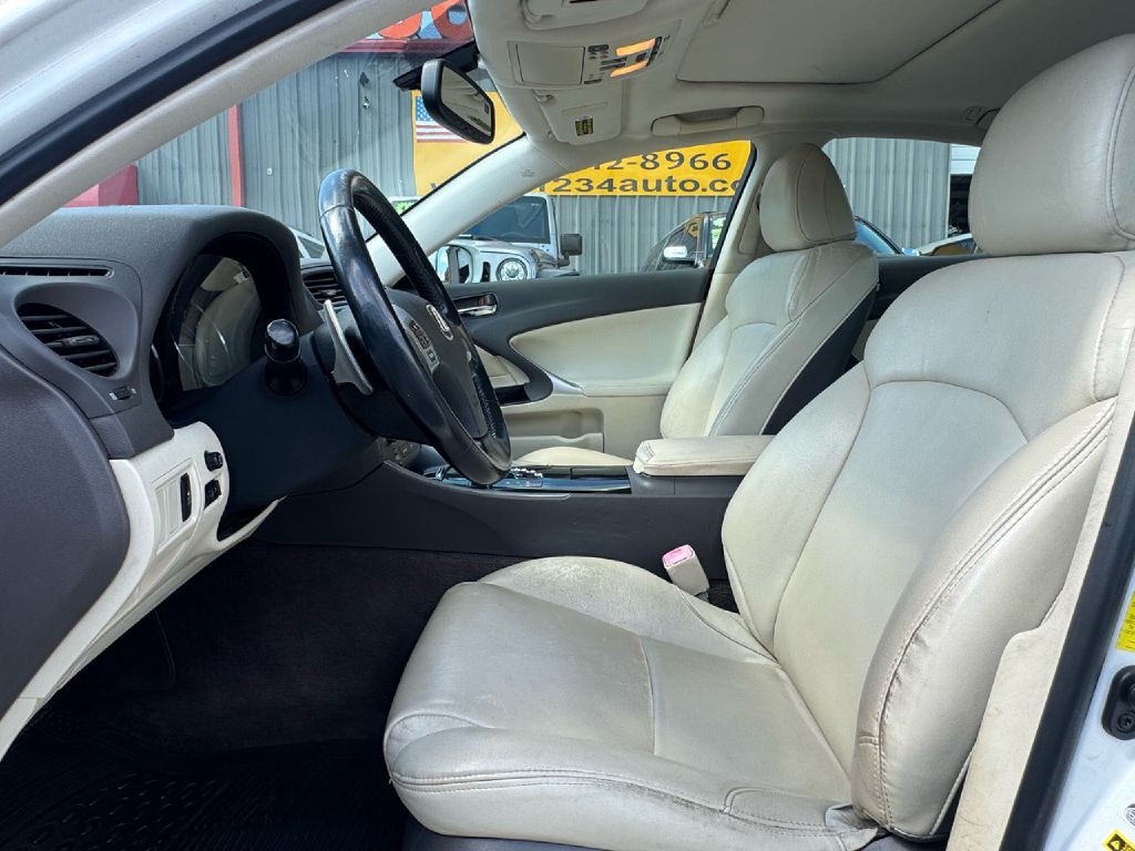 2012 Lexus IS Image 29