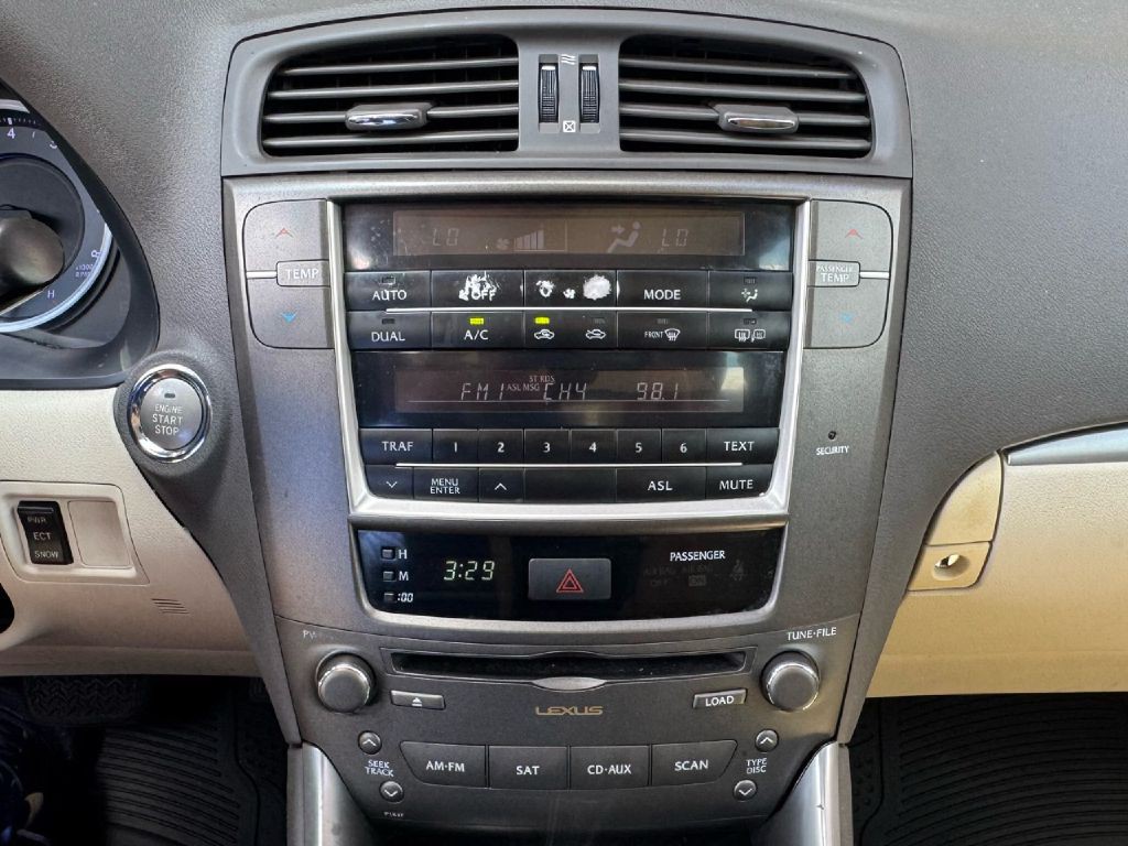 2012 Lexus IS Image 41