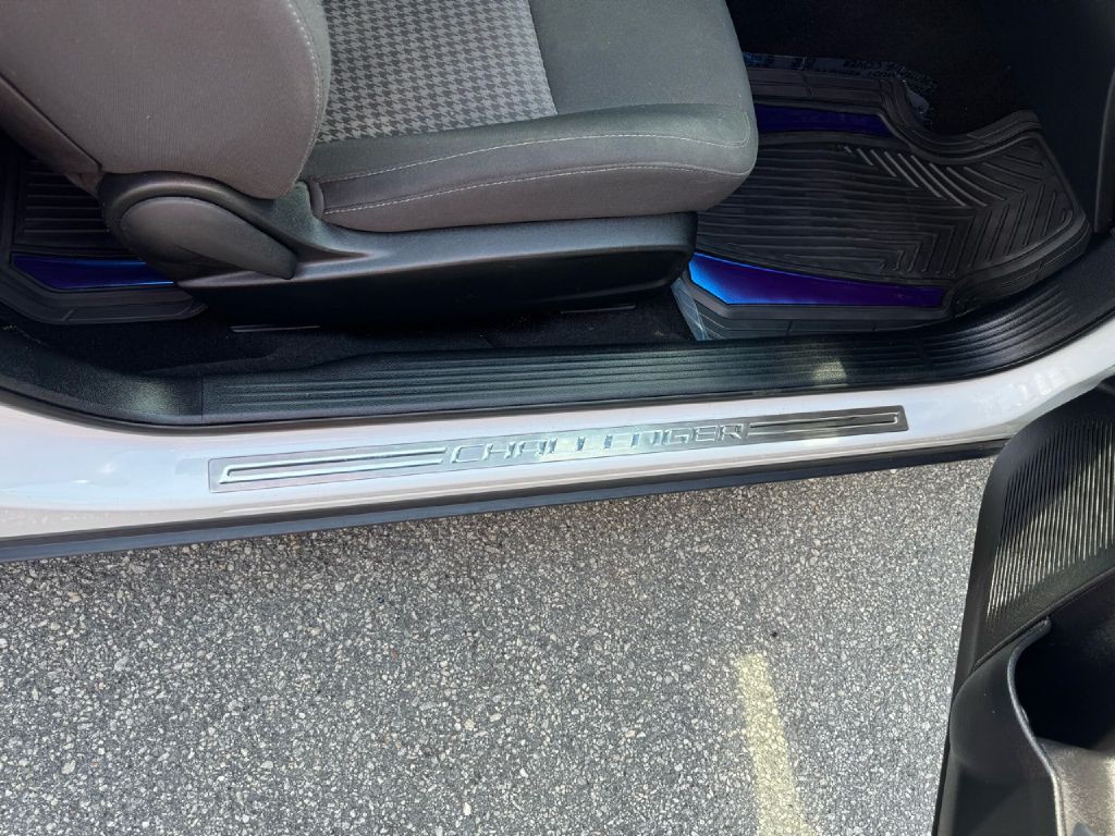 2019 Dodge Challenger Image 19