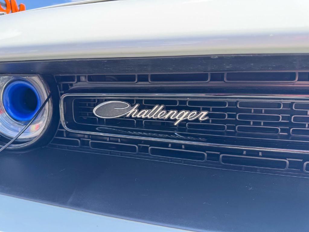 2019 Dodge Challenger Image 11