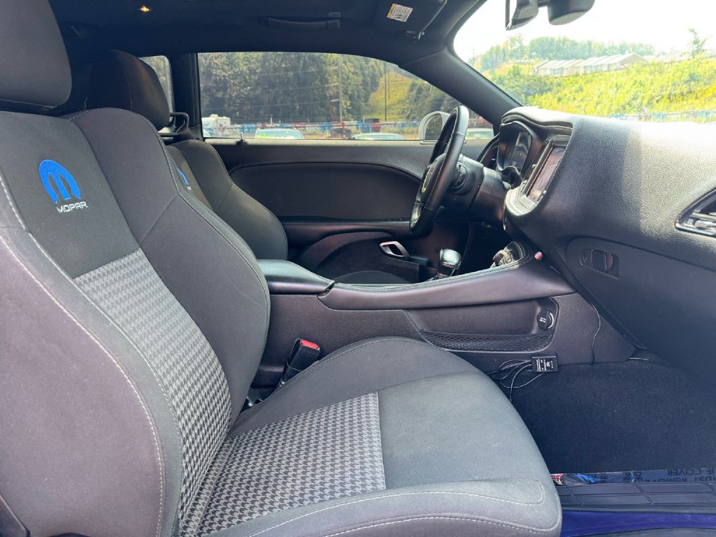 2019 Dodge Challenger Image 19