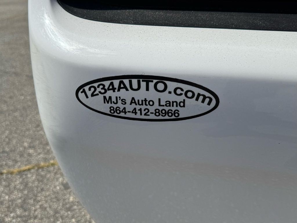 2019 Dodge Challenger Image 30