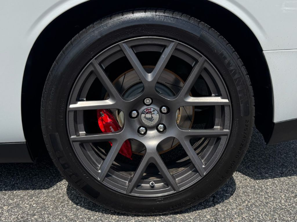 2019 Dodge Challenger Image 32