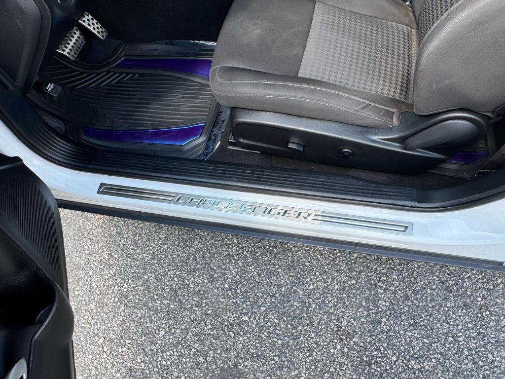 2019 Dodge Challenger Image 43