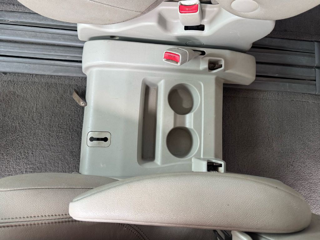 2017 Toyota Sienna Image 37