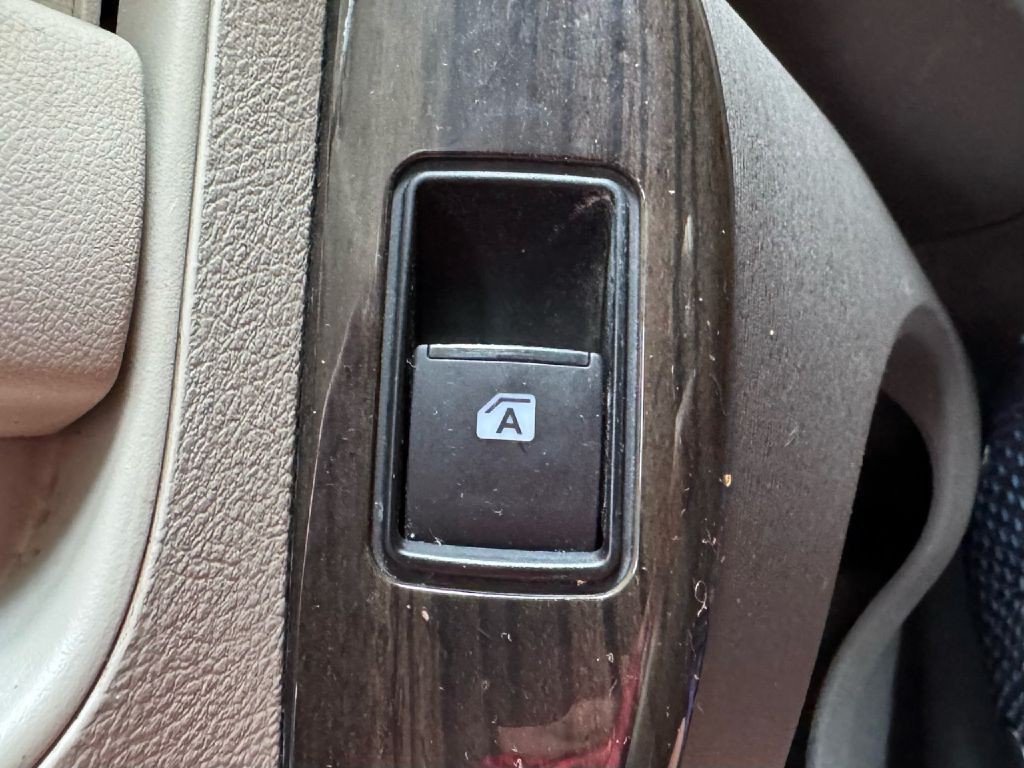 2017 Toyota Sienna Image 41