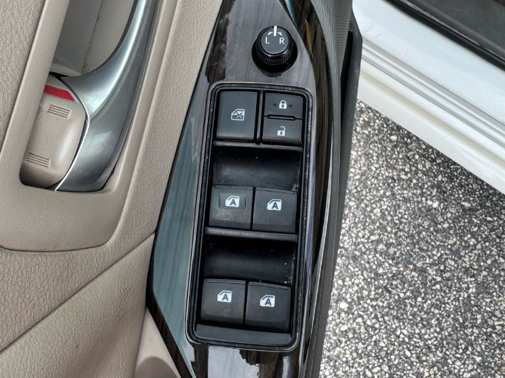 2017 Toyota Sienna Image 45