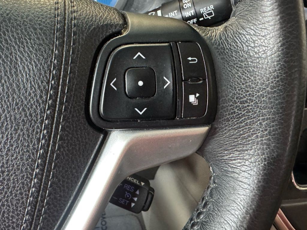 2017 Toyota Sienna Image 58