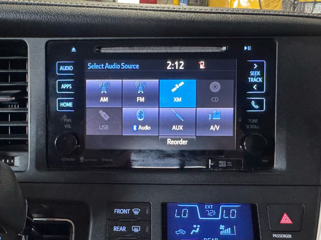 2017 Toyota Sienna Image 61