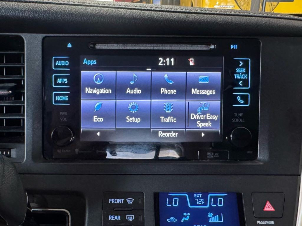 2017 Toyota Sienna Image 63