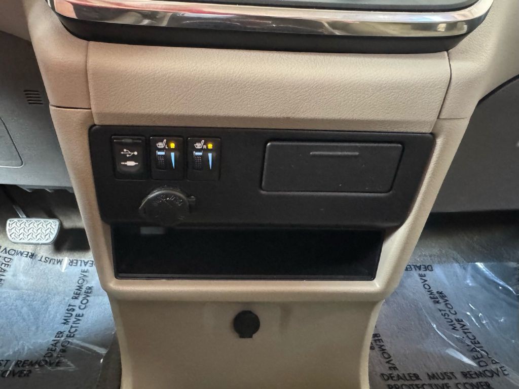 2017 Toyota Sienna Image 71