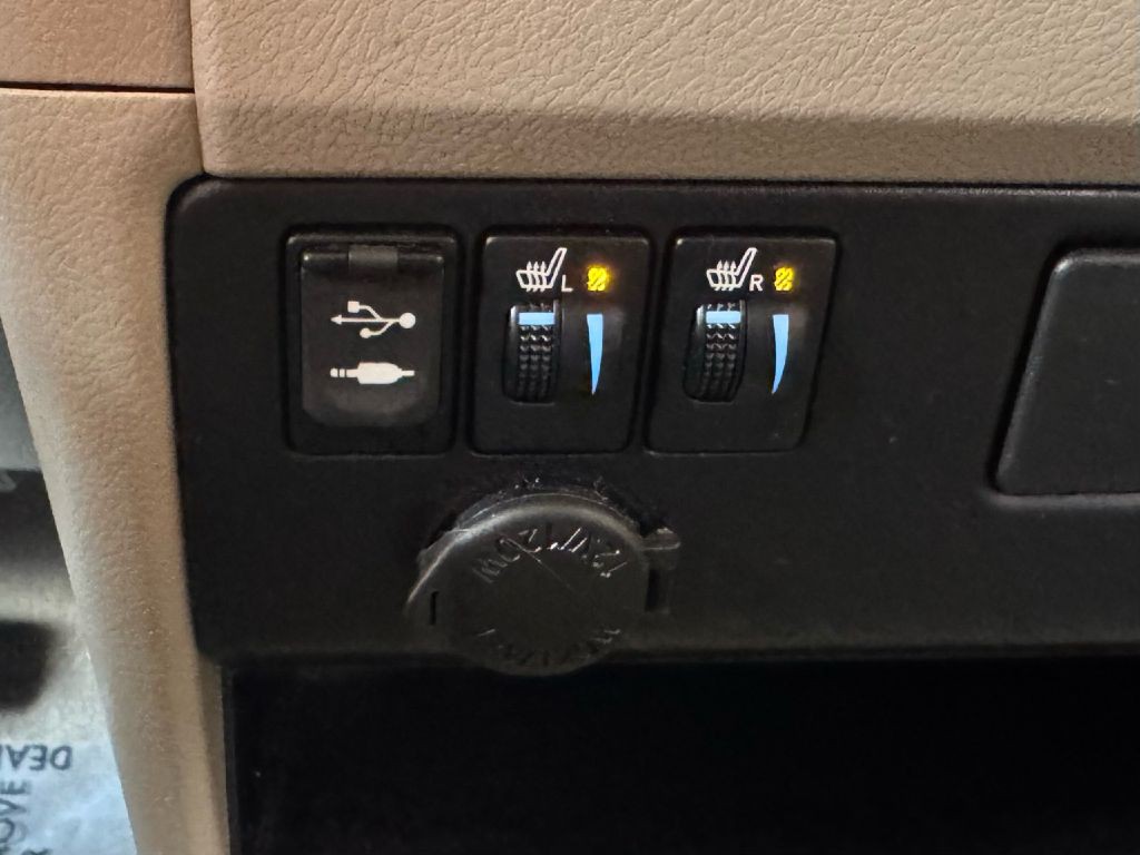 2017 Toyota Sienna Image 72