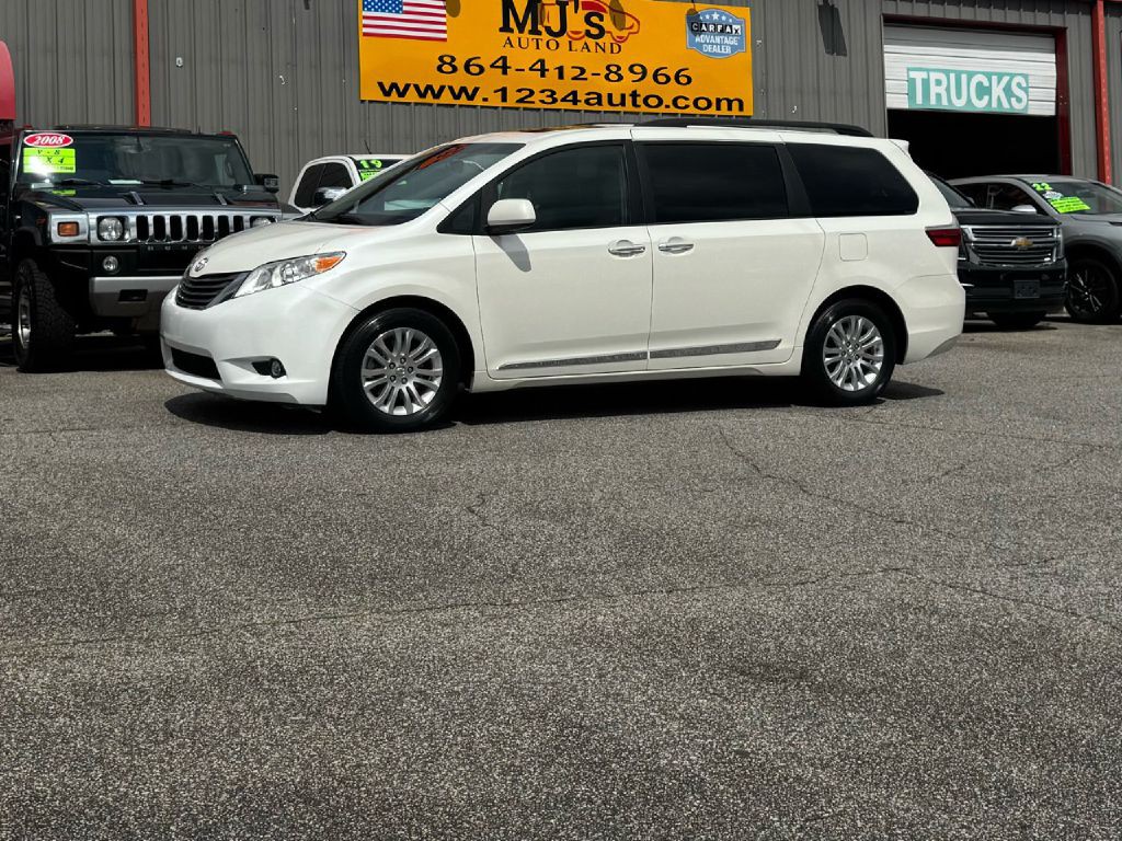 2017 Toyota Sienna Image 80