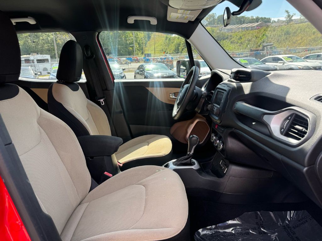 2015 Jeep Renegade Image 9