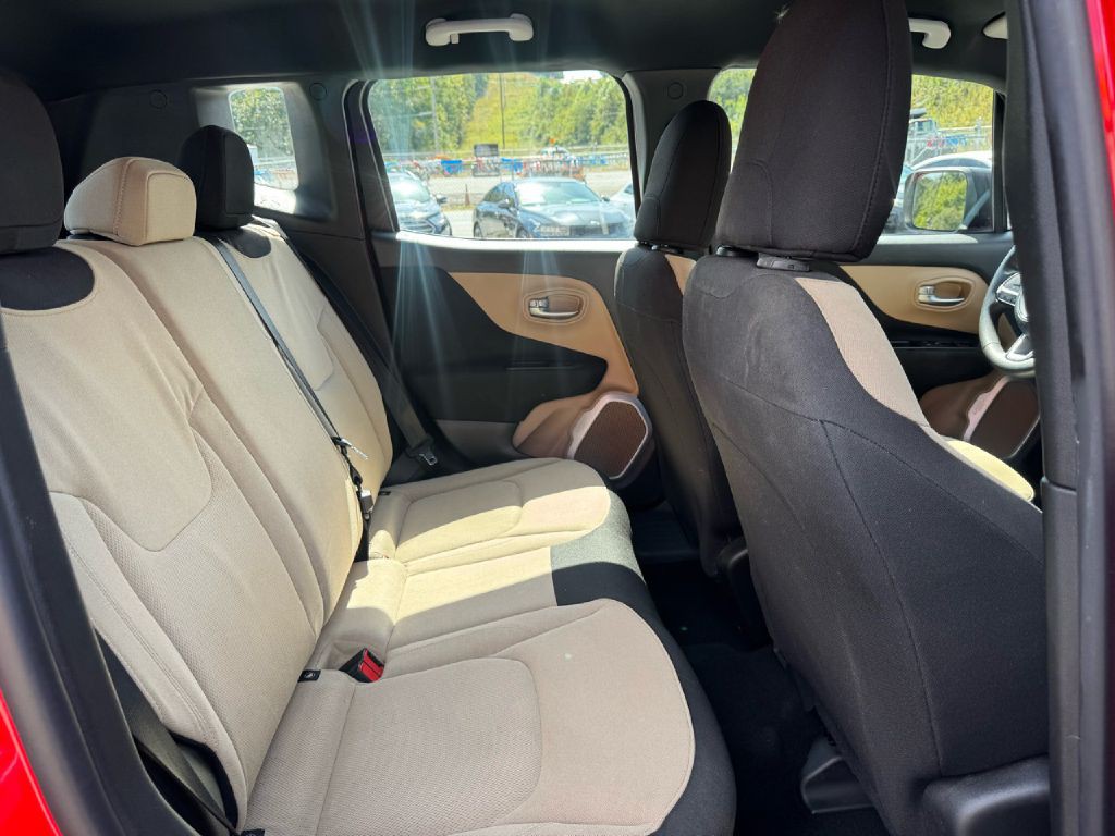 2015 Jeep Renegade Image 11