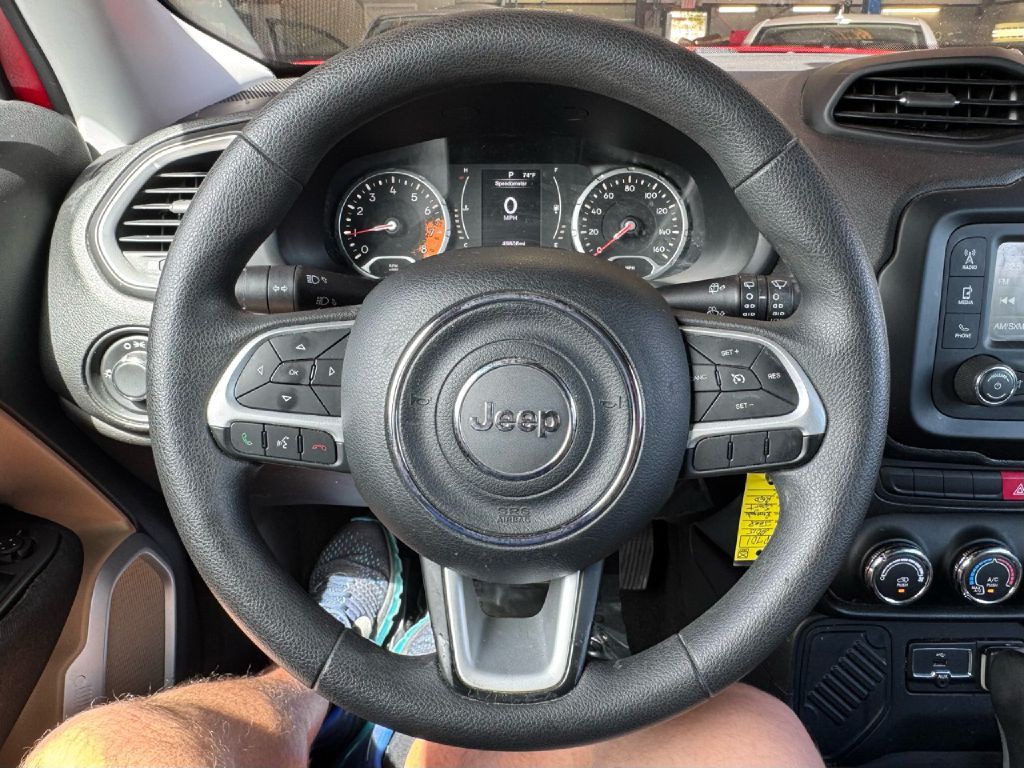 2015 Jeep Renegade Image 34