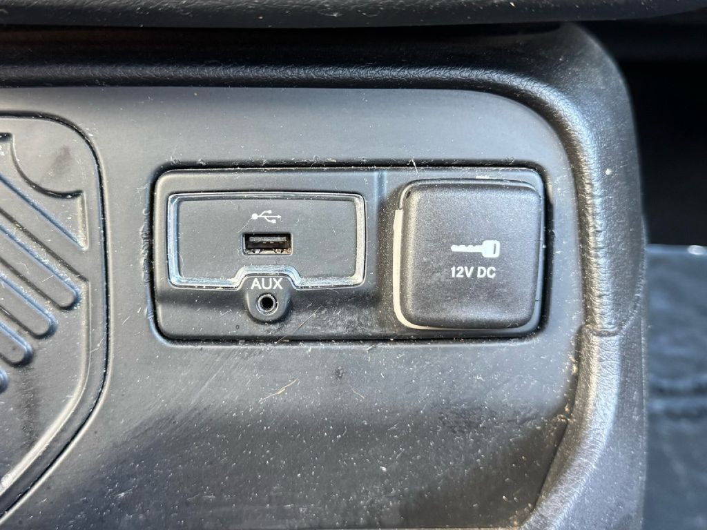 2015 Jeep Renegade Image 44