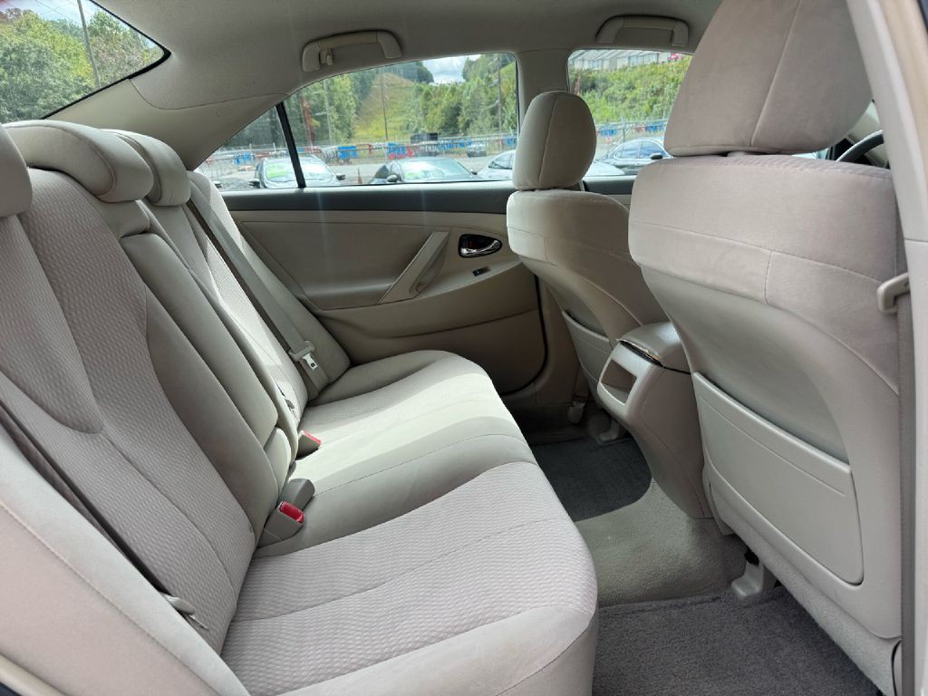 2011 Toyota Camry Image 10