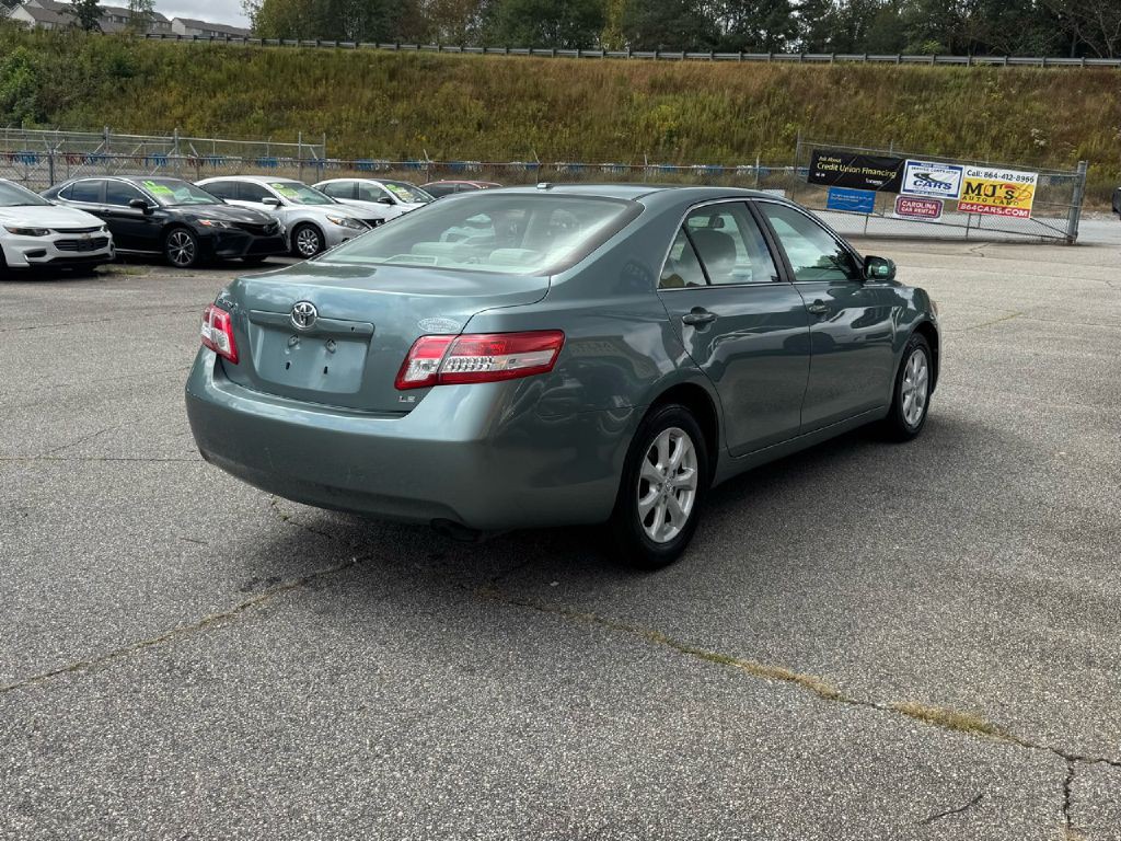 2011 Toyota Camry Image 12