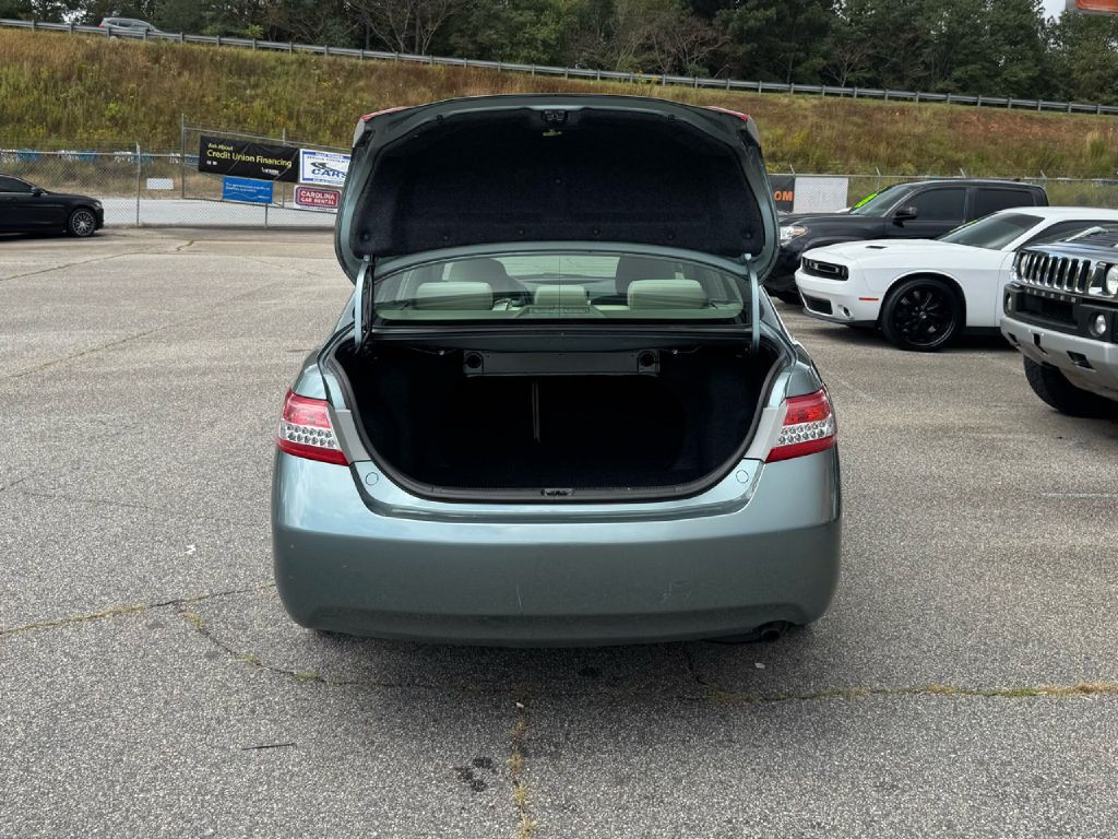 2011 Toyota Camry Image 14