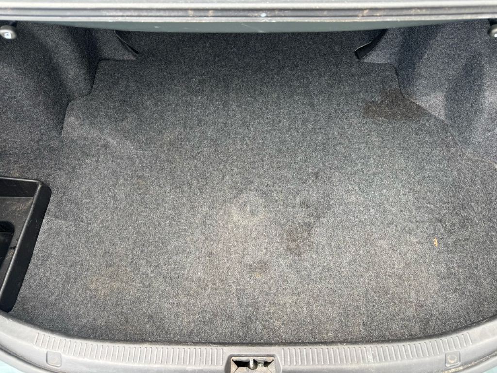 2011 Toyota Camry Image 15